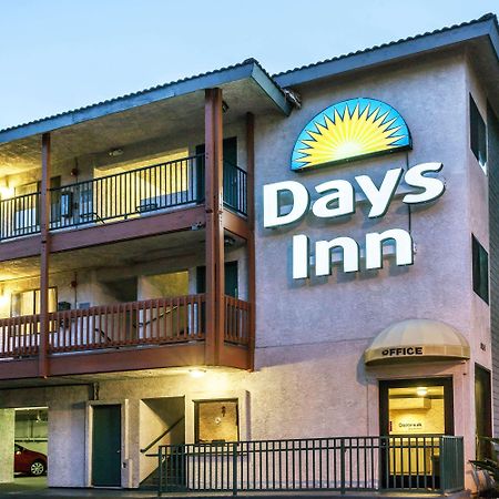 Days Inn by Wyndham Anaheim West Exterior foto